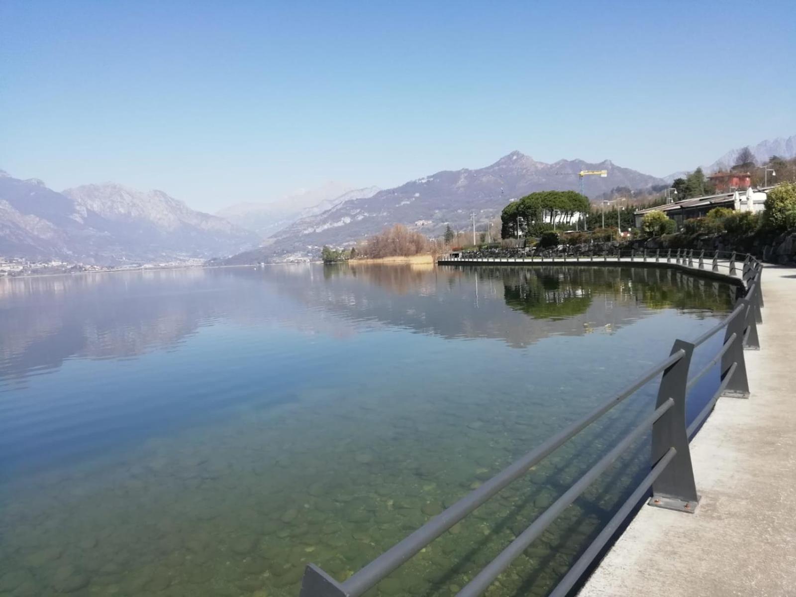 La Poesia Del Lago Oggiono Kültér fotó